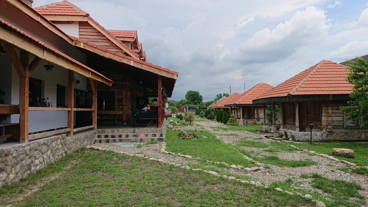 Satul Traditional Runcu  Exterior foto